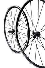 Cargar imagen en el visor de la galería, Set de Ruedas Ruta - DT Swiss R 460 20/24h + Novatec A361SBT/F172SB QR