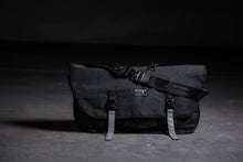 Cargar imagen en el visor de la galería, Morral Urbano - Ugly