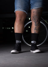 Cargar imagen en el visor de la galería, Banda reflectiva - Ugly - La Bicicletería