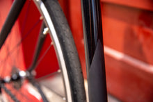 Cargar imagen en el visor de la galería, Bicicleta - Zega Fija 2Tone Estrellado/ Grafito