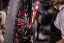 Cargar imagen en el visor de la galería, Armado - La Bicicletería