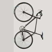 Cargar imagen en el visor de la galería, Rack de pared - Modelo Leonardo C/Bandeja - La Bicicletería
