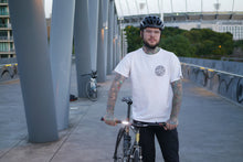Cargar imagen en el visor de la galería, Luz Knog Plus Front - La Bicicletería
