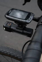 Cargar imagen en el visor de la galería, Luz - Knog Blinder 1300 Frontal
