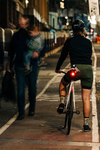 Cargar imagen en el visor de la galería, Luz - Knog Blinder Mini Love Trasera
