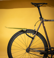 Cargar imagen en el visor de la galería, Guardafangos - Ass Savers - Win Wing 2 Gravel Golden Groove
